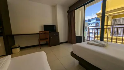 Chana Phuket Patong Hotel – Fotos 13
