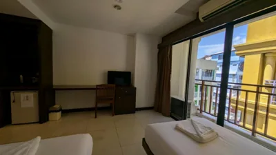 Chana Phuket Patong Hotel – Fotos 15